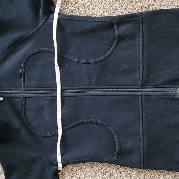 Lululemon Black Scuba Hoodie w/ white logo, printed on Back Size 6 - Picture 12 of 12